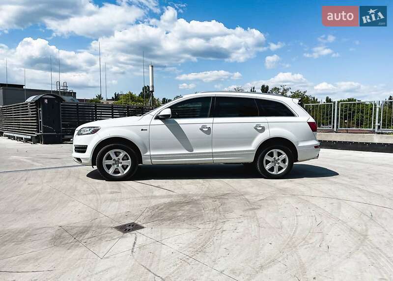 Позашляховик / Кросовер Audi Q7 2014 в Києві