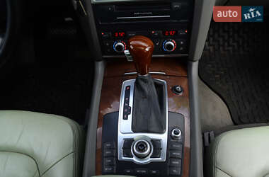 Внедорожник / Кроссовер Audi Q7 2011 в 