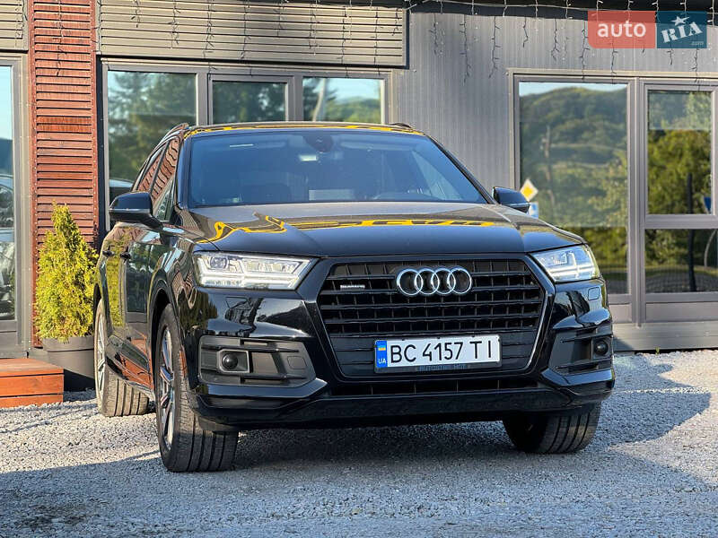 Внедорожник / Кроссовер Audi Q7 2016 в 