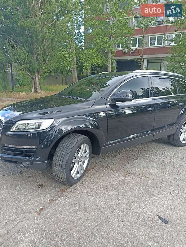 Внедорожник / Кроссовер Audi Q7 2007 в Белгороде-Днестровском