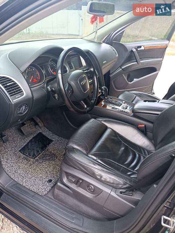 Внедорожник / Кроссовер Audi Q7 2007 в Белгороде-Днестровском
