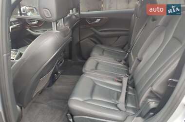 Позашляховик / Кросовер Audi Q7 2017 в 