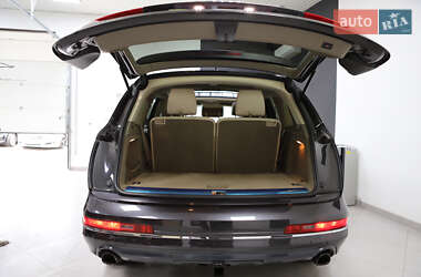Внедорожник / Кроссовер Audi Q7 2014 в 