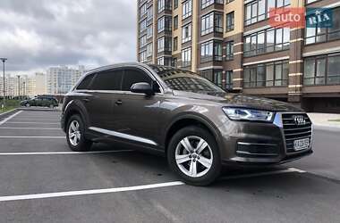 Внедорожник / Кроссовер Audi Q7 2017 в 