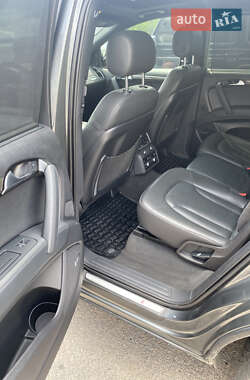 Внедорожник / Кроссовер Audi Q7 2015 в 