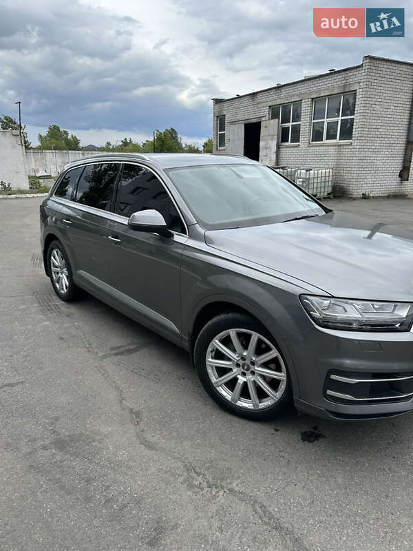 Внедорожник / Кроссовер Audi Q7 2017 в Днепре