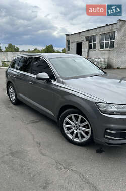 Внедорожник / Кроссовер Audi Q7 2017 в 