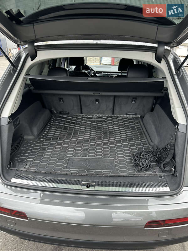 Внедорожник / Кроссовер Audi Q7 2017 в Днепре