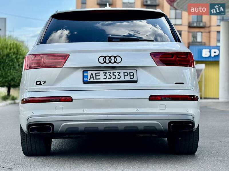 Позашляховик / Кросовер Audi Q7 2016 в Дніпрі