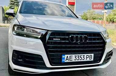 Внедорожник / Кроссовер Audi Q7 2016 в 