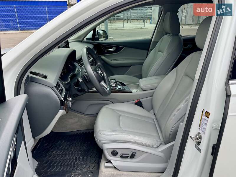 Позашляховик / Кросовер Audi Q7 2016 в Дніпрі