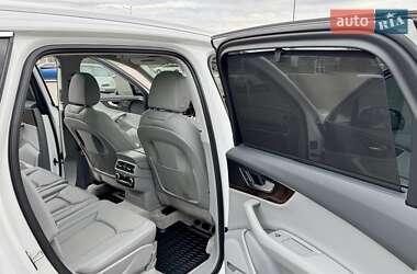 Внедорожник / Кроссовер Audi Q7 2016 в 