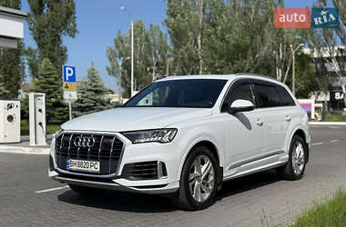 Внедорожник / Кроссовер Audi Q7 2020 в 