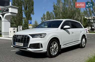 Внедорожник / Кроссовер Audi Q7 2020 в 