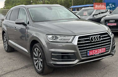 Позашляховик / Кросовер Audi Q7 2016 в 