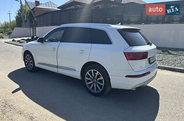 Внедорожник / Кроссовер Audi Q7 2017 в 