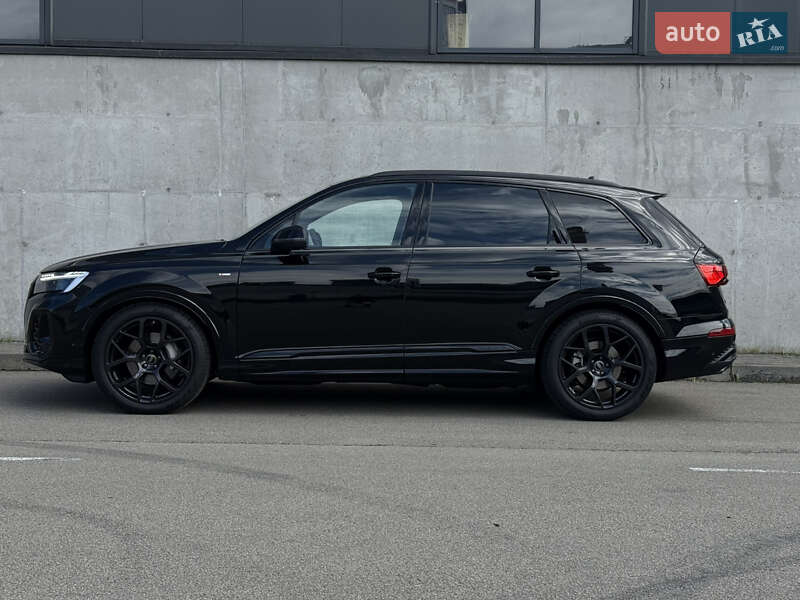 Внедорожник / Кроссовер Audi Q7 2025 в Киеве