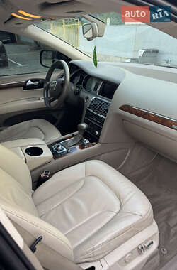 Внедорожник / Кроссовер Audi Q7 2012 в 