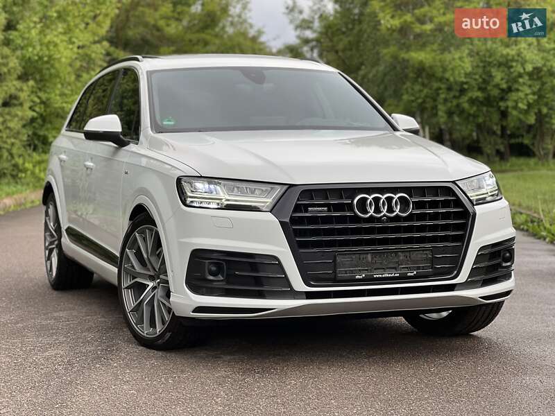 Позашляховик / Кросовер Audi Q7 2018 в Рівному