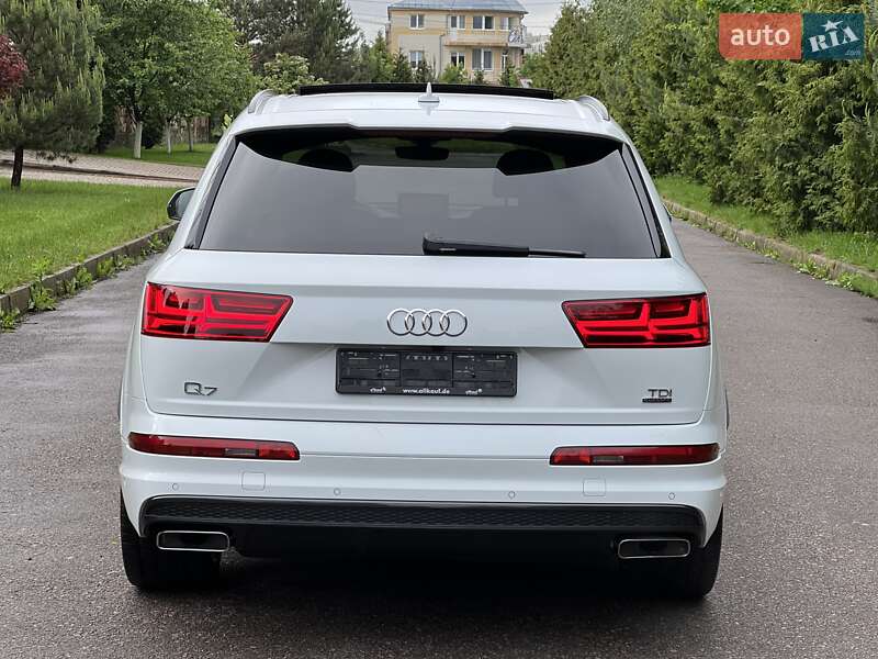 Позашляховик / Кросовер Audi Q7 2018 в Рівному