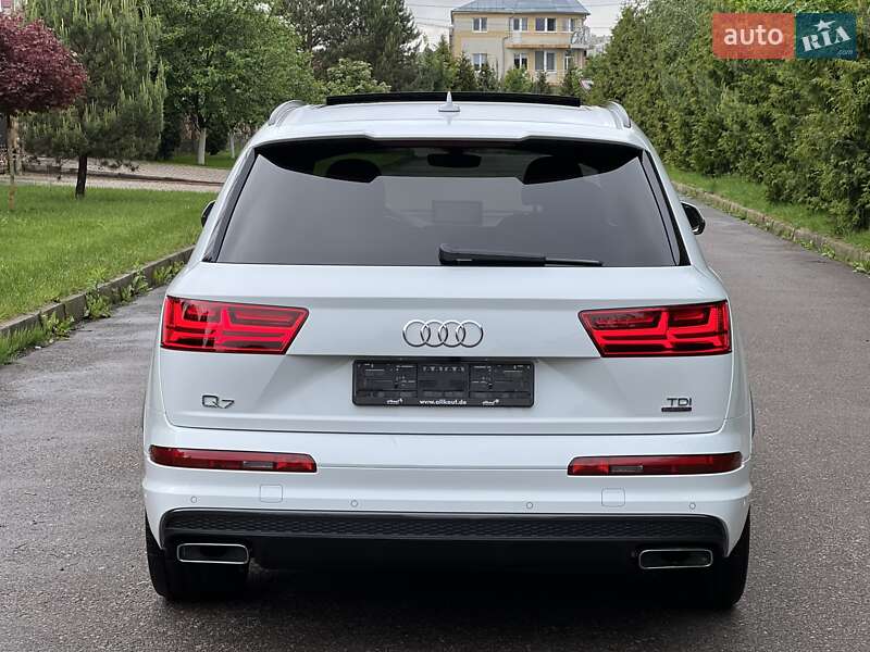 Позашляховик / Кросовер Audi Q7 2018 в Рівному
