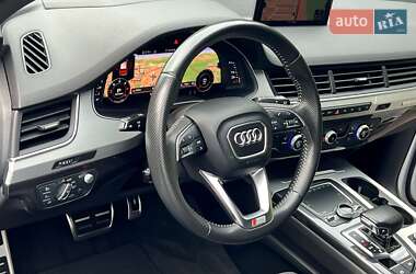 Внедорожник / Кроссовер Audi Q7 2018 в 