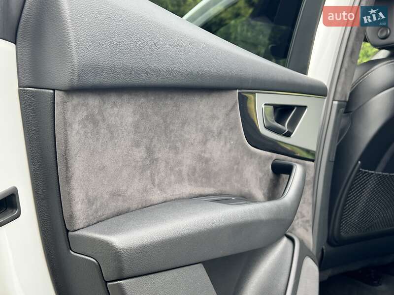 Позашляховик / Кросовер Audi Q7 2018 в Рівному