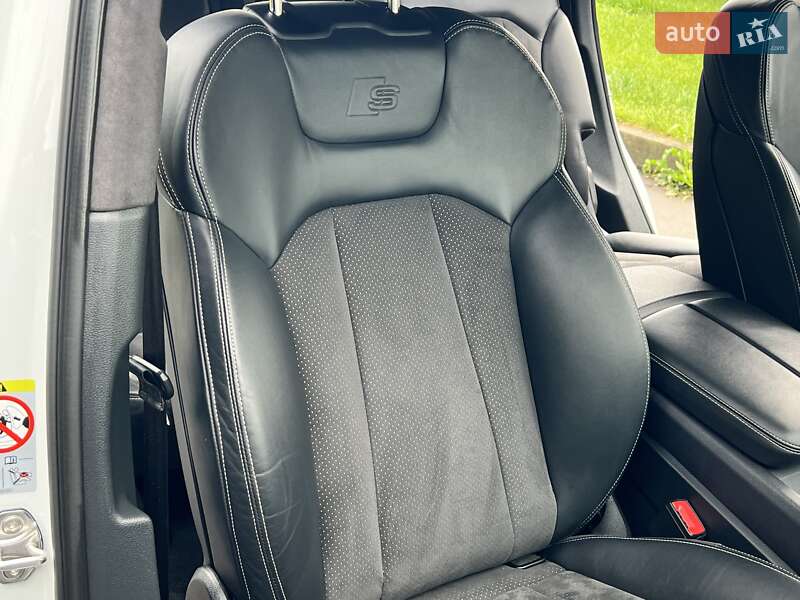 Позашляховик / Кросовер Audi Q7 2018 в Рівному