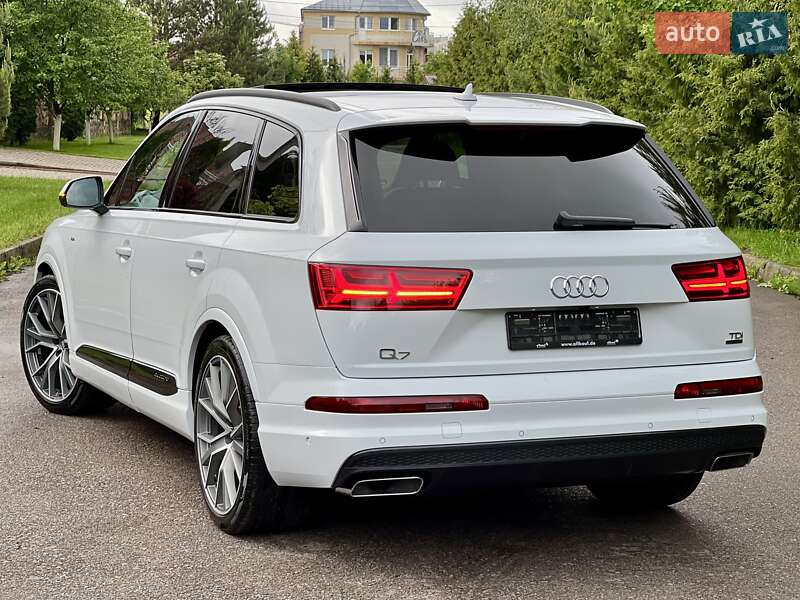 Позашляховик / Кросовер Audi Q7 2018 в Рівному
