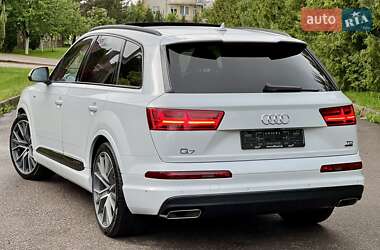 Внедорожник / Кроссовер Audi Q7 2018 в 
