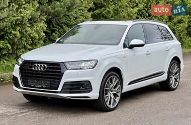 Внедорожник / Кроссовер Audi Q7 2018 в 