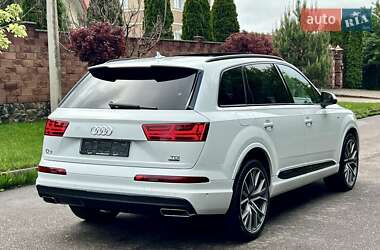 Внедорожник / Кроссовер Audi Q7 2018 в 