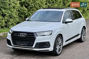 Внедорожник / Кроссовер Audi Q7 2018 в 