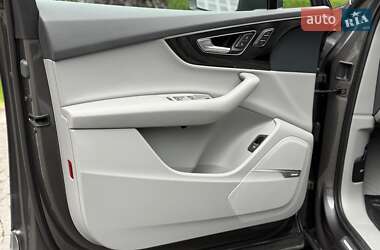 Внедорожник / Кроссовер Audi Q7 2019 в 