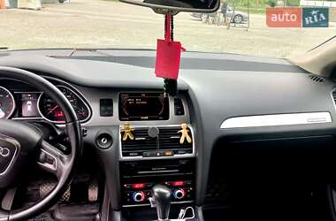 Позашляховик / Кросовер Audi Q7 2010 в 