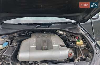 Позашляховик / Кросовер Audi Q7 2010 в 