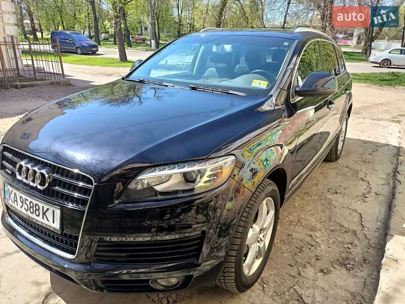 Позашляховик / Кросовер Audi Q7 2014 в 