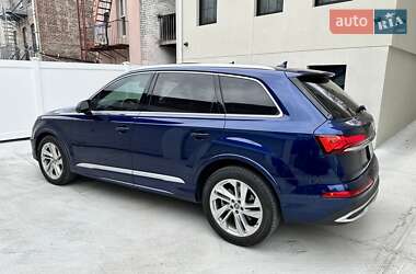 Внедорожник / Кроссовер Audi Q7 2020 в 