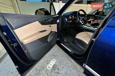 Внедорожник / Кроссовер Audi Q7 2020 в 