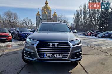 Внедорожник / Кроссовер Audi Q7 2016 в 