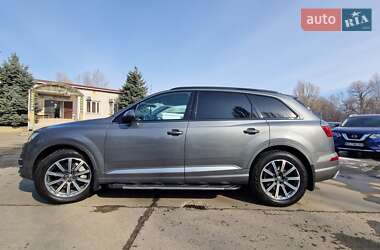 Внедорожник / Кроссовер Audi Q7 2016 в 