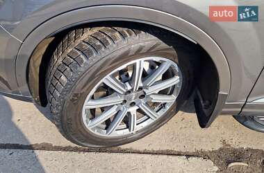 Внедорожник / Кроссовер Audi Q7 2016 в 