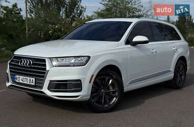 Позашляховик / Кросовер Audi Q7 2016 в 