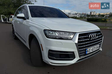 Позашляховик / Кросовер Audi Q7 2016 в 