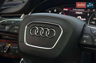 Позашляховик / Кросовер Audi Q7 2016 в 