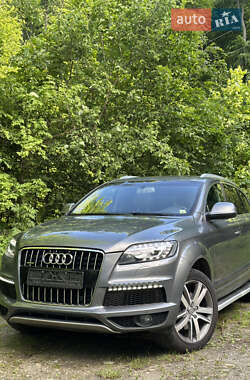 Позашляховик / Кросовер Audi Q7 2012 в 