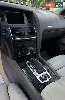 Внедорожник / Кроссовер Audi Q7 2006 в 