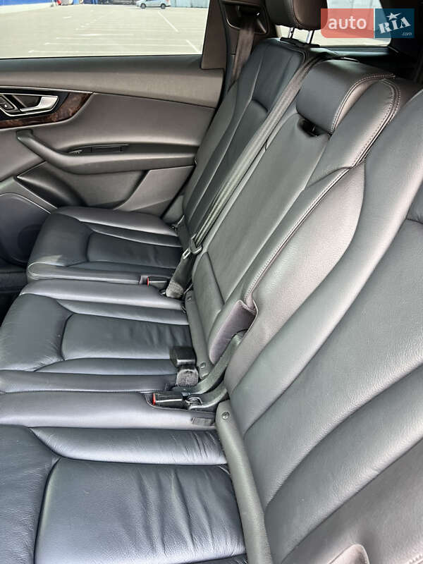 Внедорожник / Кроссовер Audi Q7 2016 в Полтаве