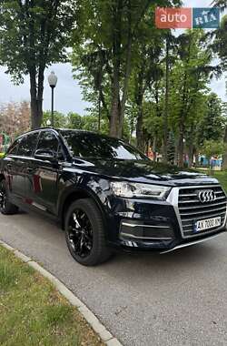 Внедорожник / Кроссовер Audi Q7 2017 в 