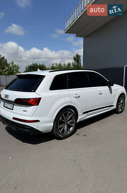 Внедорожник / Кроссовер Audi Q7 2025 в 